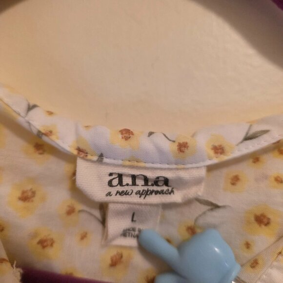 Ana A New Approach Yellow Floral Button Down Blouse L - Picture 2 of 4